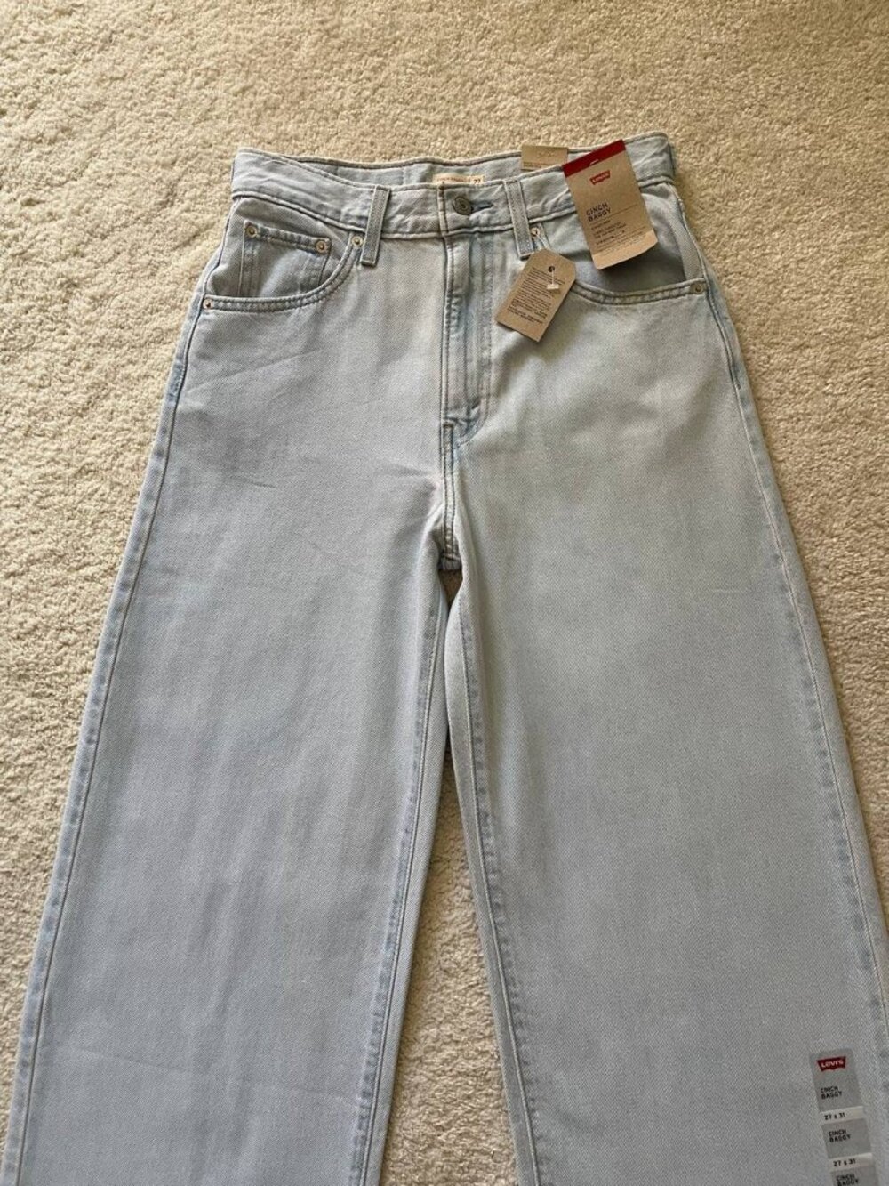 NWT Levi's Cinch Baggy High Rise Women's Jeans Size 27/31 - Picture 2 of 13